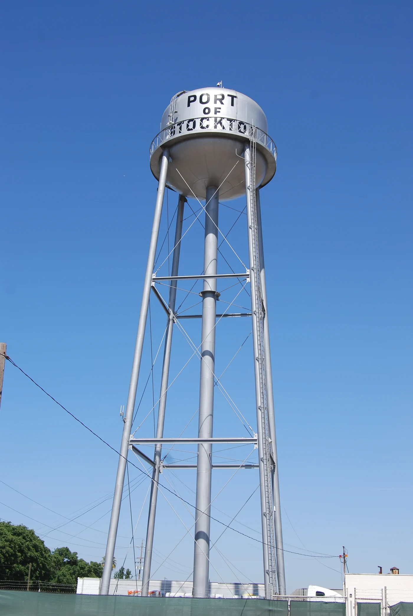 Industrial water tower painting – Port of Stockton